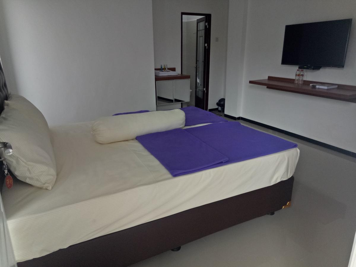 Sultan Guesthouse Тулунгагунг Экстерьер фото