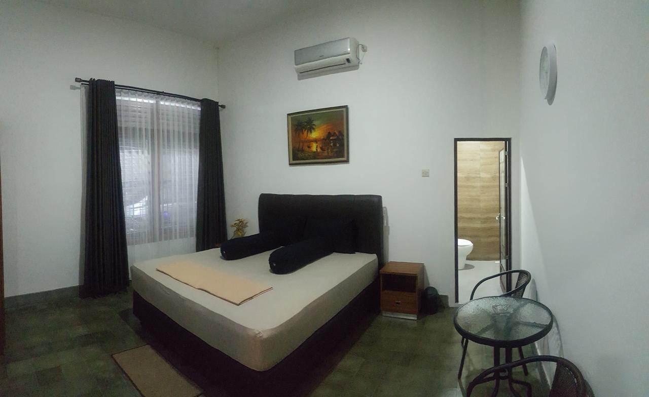 Sultan Guesthouse Тулунгагунг Экстерьер фото