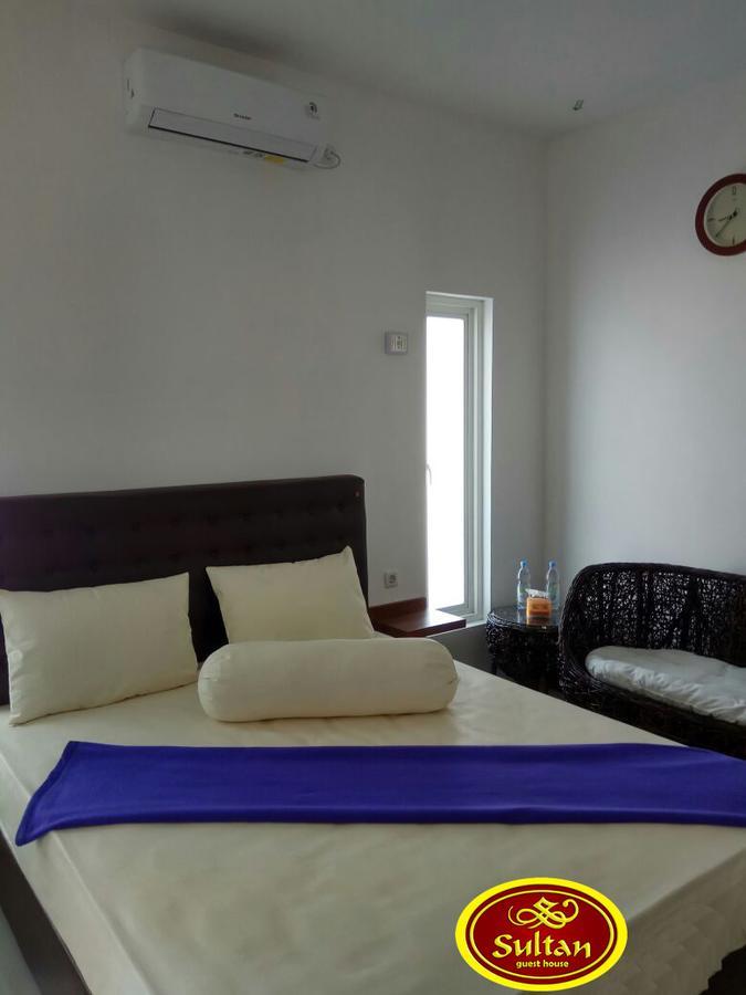 Sultan Guesthouse Тулунгагунг Экстерьер фото